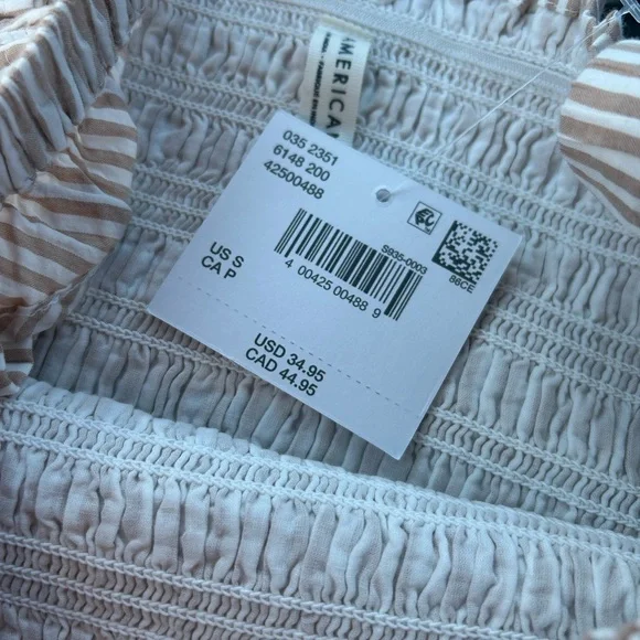 CLEARANCE SALE!! NWT American Eagle Bella Smocked Crop Top Size S - Picture 4 of 6